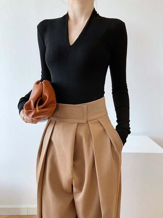 V-neck bottoming shirt