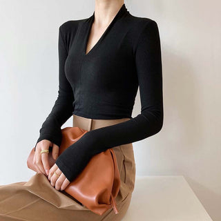 V-neck bottoming shirt