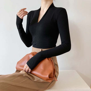 V-neck bottoming shirt
