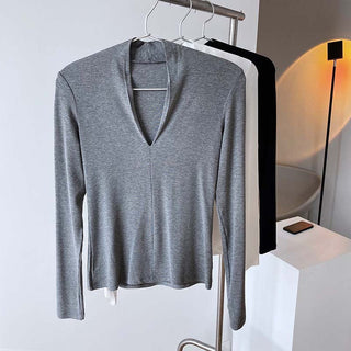 V-neck bottoming shirt