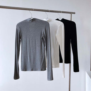 V-neck bottoming shirt