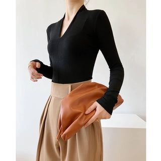 V-neck bottoming shirt