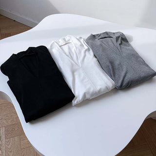 V-neck bottoming shirt