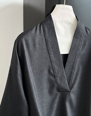 V-neck loose shirt