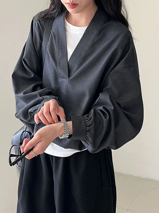V-neck loose shirt