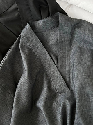 V-neck loose shirt