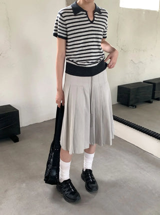 pleated midi skirt