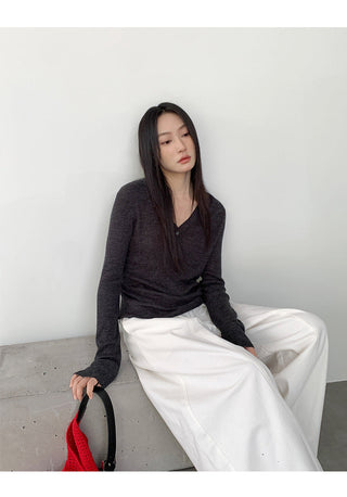 wool V-neck Tops