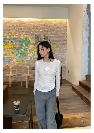 flower embroidered tee