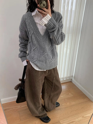 twist V-neck sweater