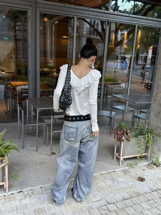 V-neck flounce shirt