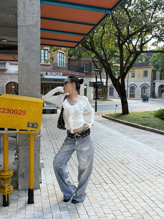 V-neck flounce shirt