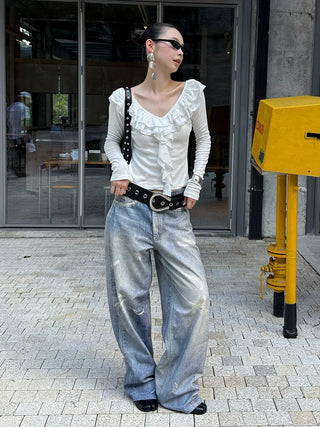 V-neck flounce shirt