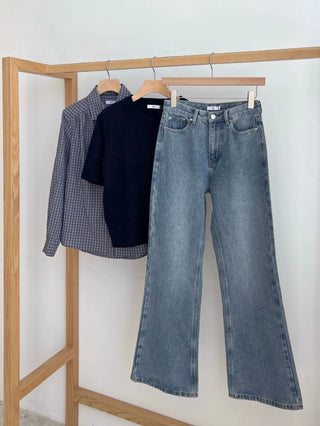 contrast plaid shirt