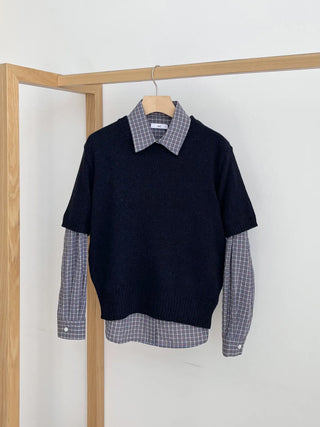 contrast plaid shirt