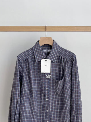 contrast plaid shirt