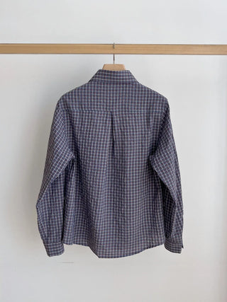 contrast plaid shirt