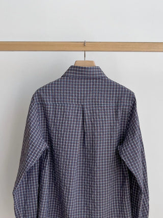 contrast plaid shirt