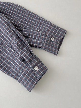 contrast plaid shirt