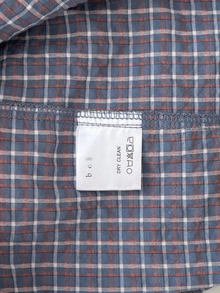 contrast plaid shirt