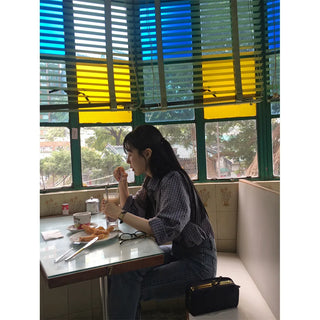 contrast plaid shirt