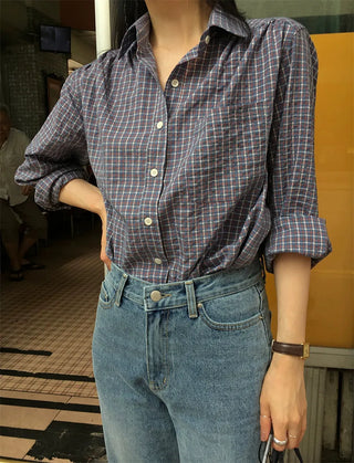 contrast plaid shirt