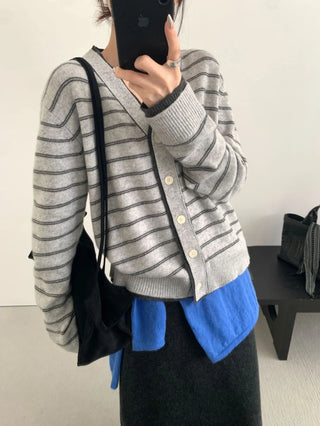 striped V-cardigan