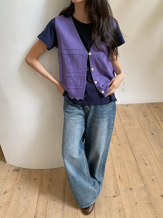 V-neck sleeveless vest