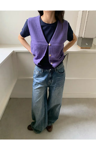 V-neck sleeveless vest