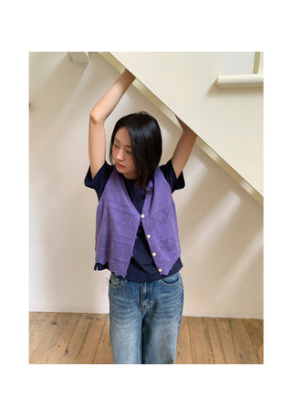 V-neck sleeveless vest