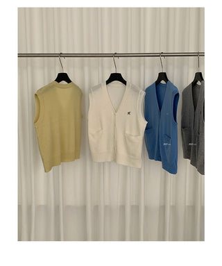 letter embroidery vest