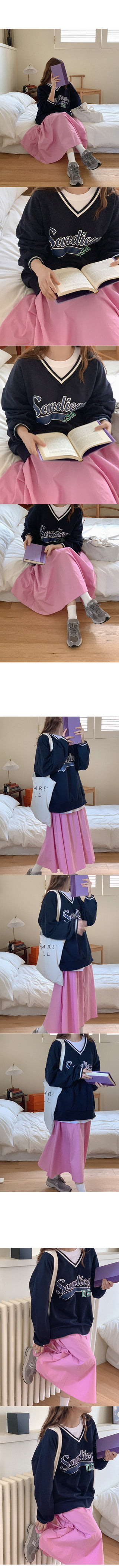 Lettering V-neck sweatshirt