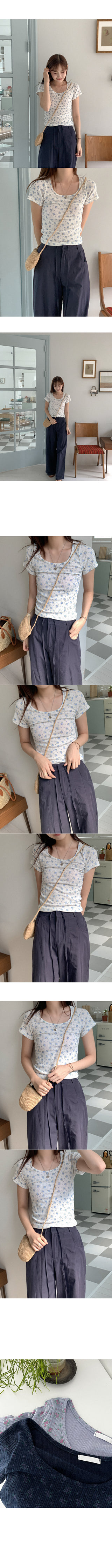 Ribbed Flower U-Neck T-Shirt