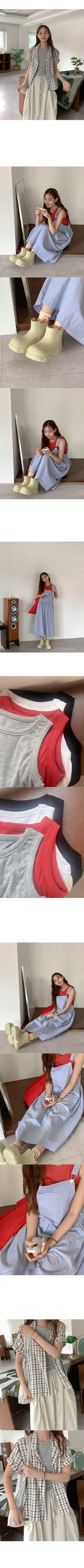 Sleeveless top with shirred bra cups