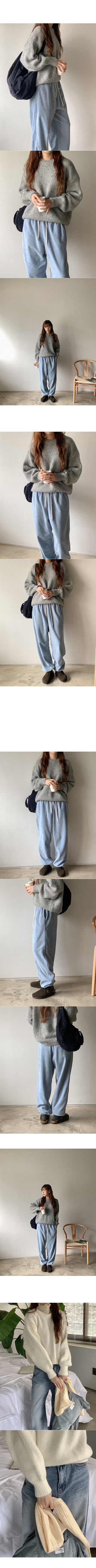 Basic Round Knit