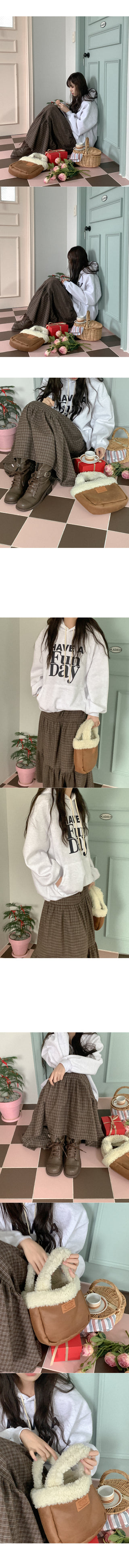 Fleece-lined lettering hooded parka