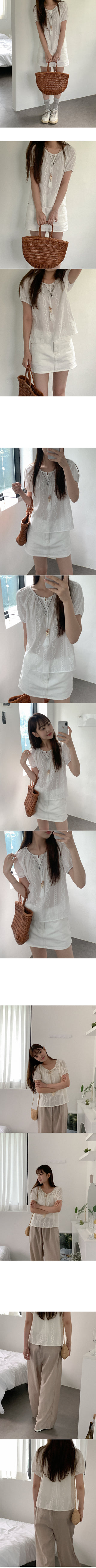 Flower stitch blouse