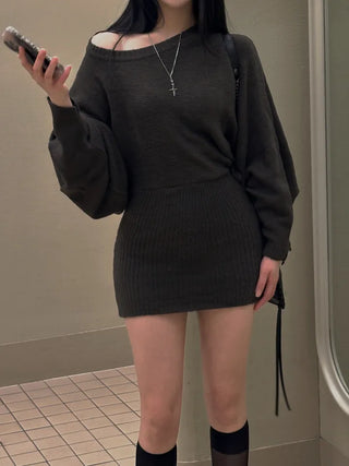 Loose knit gaori off-shoulder one-piece dress