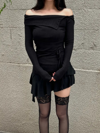 Golji Strap Team Shirring Off-Shoulder Tee