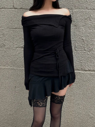 Golji Strap Team Shirring Off-Shoulder Tee