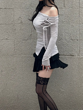Golji Strap Team Shirring Off-Shoulder Tee