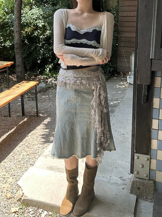 Vintage lace trimmed dot nasi