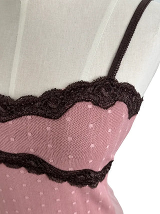 Vintage lace trimmed dot nasi
