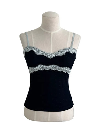 Vintage lace trimmed dot nasi