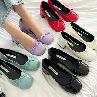 Onbi Ribbon Enamel Round Loafer Heel Pumps (5CM)