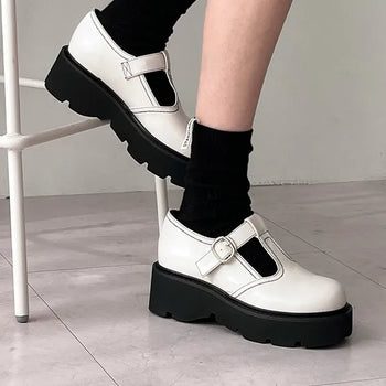 High-quality, comfortable fit, Erica wrinkle fabric, stitch line banding loafer flat slipper, loafer