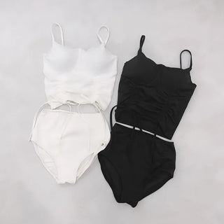 [With cups] String shirring bikini