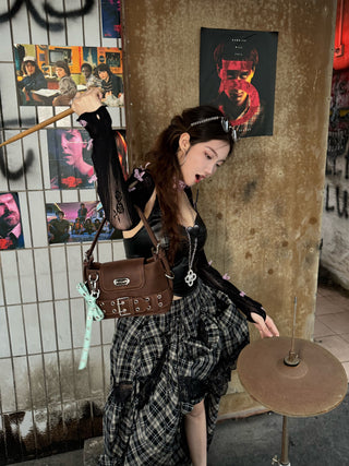 contrast underarm bag