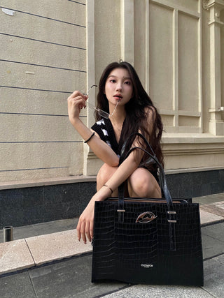 stone pattern tote