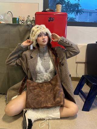 wide strap tote